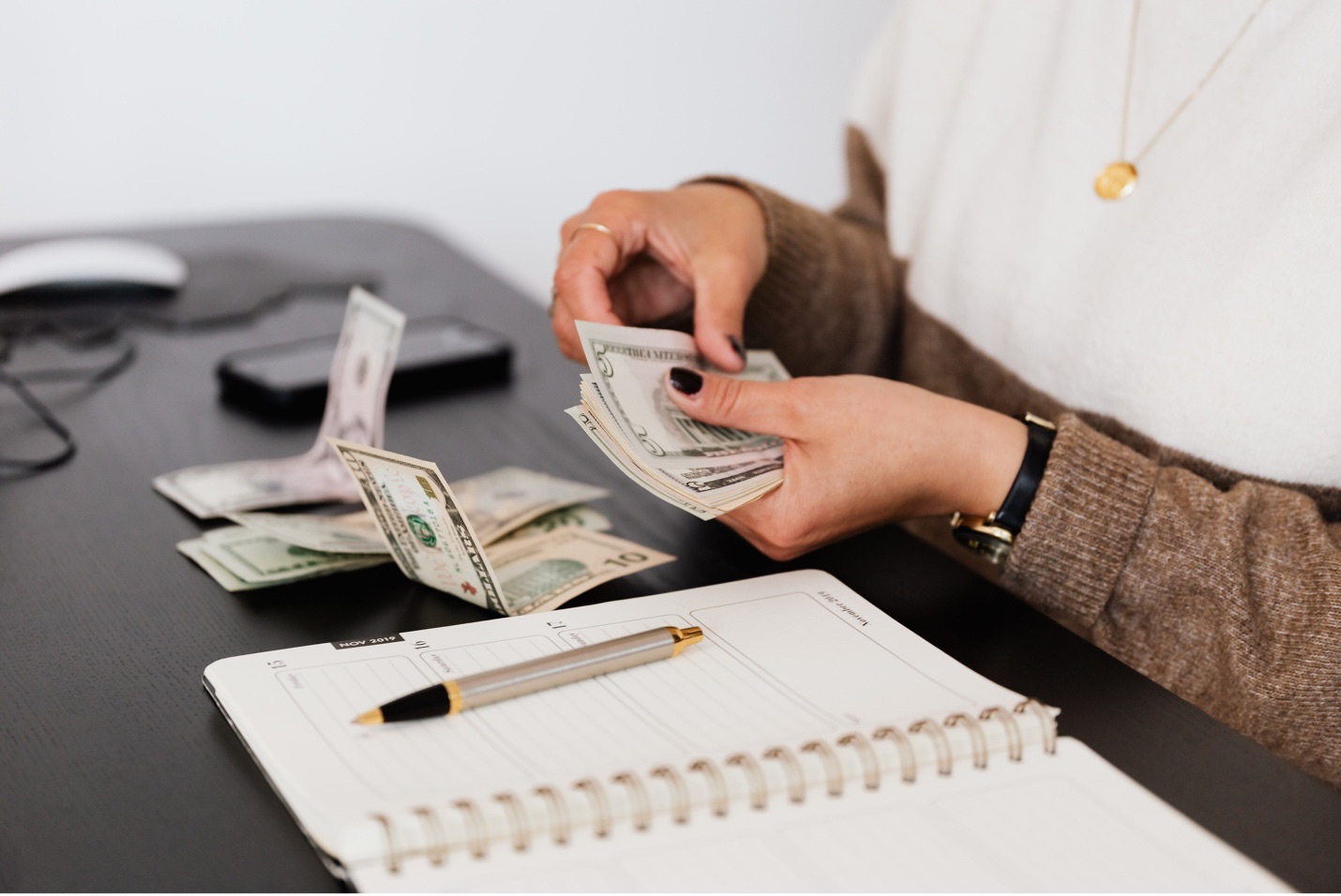 Read more about the article How Do I Pay for a Personal Injury Lawyer